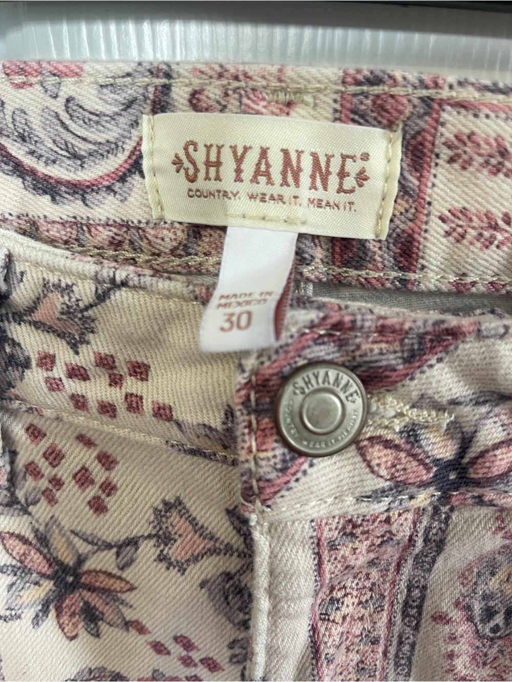 Shyanne Bell Bottom Jeans 30 Cream Floral Patchwork Frayed Boho Western - Picture 3 of 9
